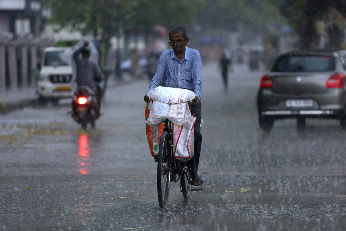 फिर मौसम की करवट, कई राज्यों में बारिश और बर्फबारी, आंधी-तूफान का अलर्ट 2 20031 Pti03 20 2026 000020B