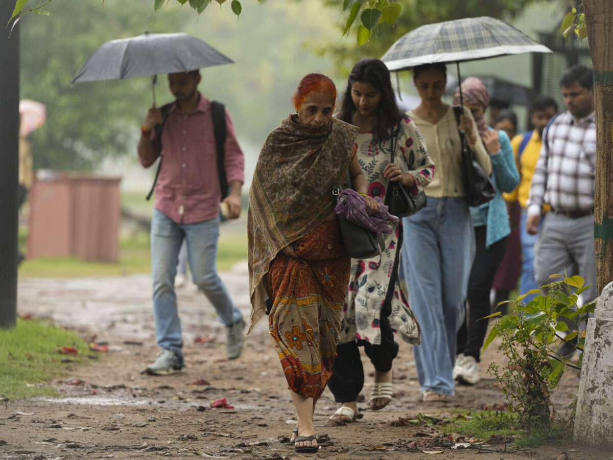 फिर मौसम की करवट, कई राज्यों में बारिश और बर्फबारी, आंधी-तूफान का अलर्ट 4 20031 Pti03 20 2026 000023B