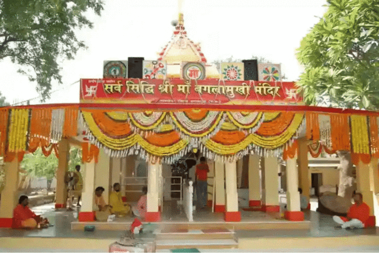 मां बगलामुखी जयंती 2026 से पहले जानें शक्ति, साधना और मंदिरों का रहस्य