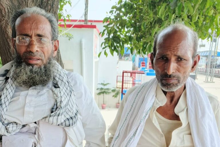 Bettiah: सत्याग्रह एक्सप्रेस में 25 लाख की नेपाली चरस बरामद, दो तस्कर गिरफ्तार