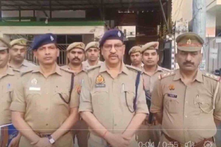 कानपुर में जुड़वां बेटियों की हत्या, मां ने कहा- मैं सोती रही मेरे पति ने सब खत्म कर दिया