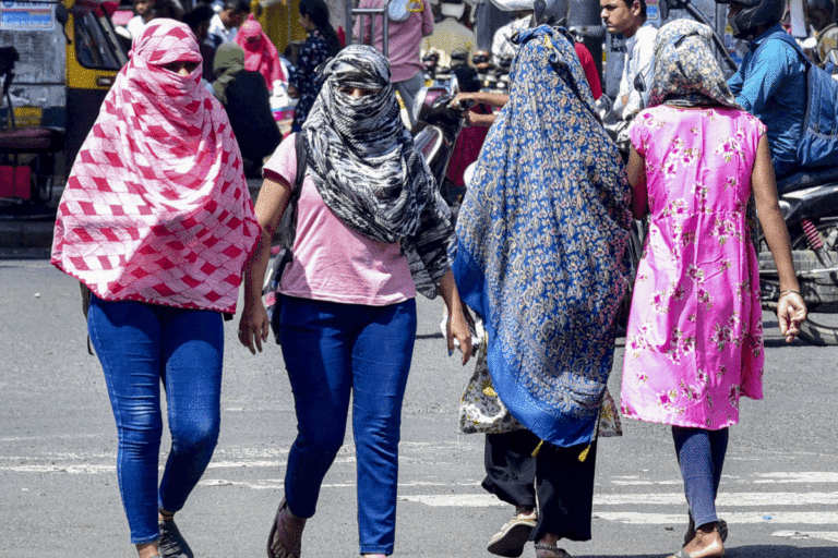 Delhi Weather : दिल्ली वालों सावधान, अब चलने वाली है लू, यहां देखें 24 अप्रैल तक का वेदर अपडेट