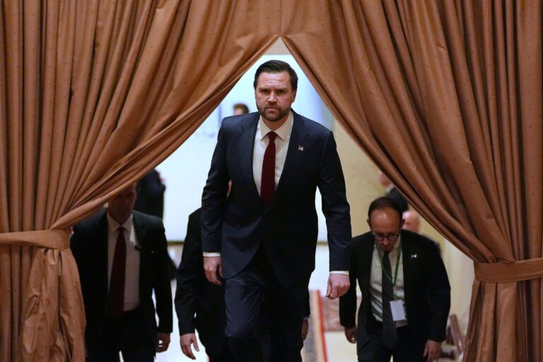 US-Iran Talks : तनाव के बीच बातचीत की उम्मीद, जेडी वेंस बोले- भरोसा बनाने में समय लगेगा