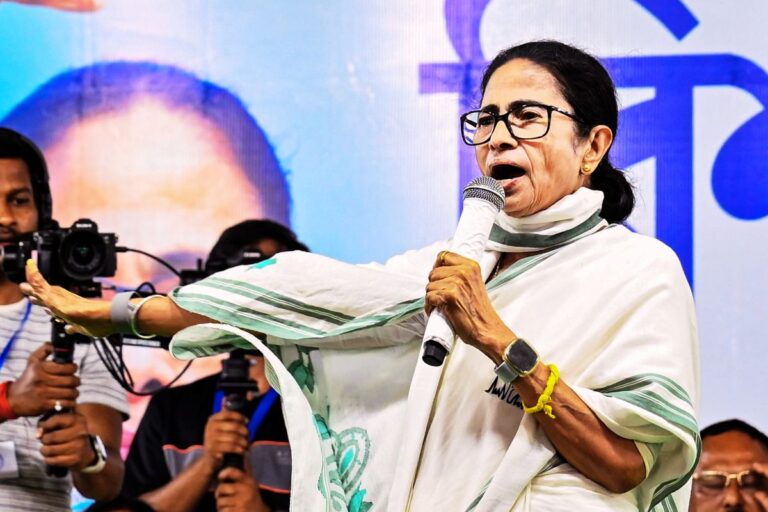 मालदा में बोलीं ममता बनर्जी – चैन से जीना है, तो भाजपा का विरोध करो, TMC को वोट नहीं दिया तो रिश्ता खत्म