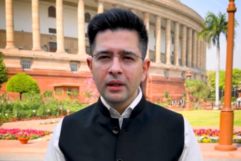 AAP में अंदरूनी कलह तेज, राघव चड्ढा बोले- ये तो ट्रेलर है, पिक्चर अभी बाकी है