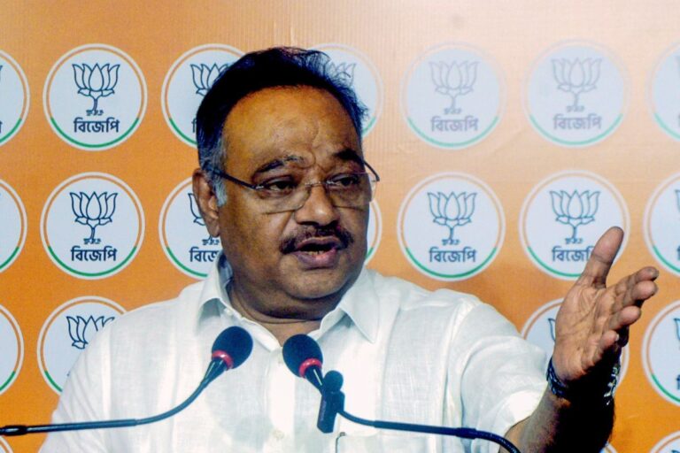 शमिक भट्टाचार्य का ऐलान- लव जिहाद और लैंड जिहाद पर चलेगा हंटर, बंगाल चुनाव 2026 हिंदुओं के अस्तित्व की लड़ाई