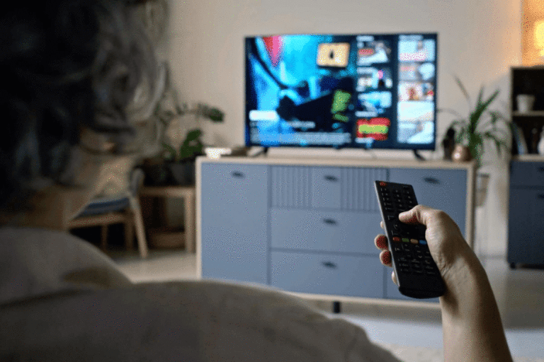 Smart TV आपकी हर एक्टिविटी पर रखता है पैनी नजर, जानिए कैसे करें अपनी प्राइवेसी प्रोटेक्ट