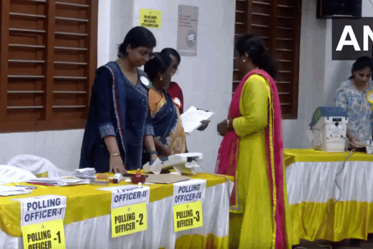 तमिलनाडु विधानसभा चुनाव: 1 बजे तक 56.81% मतदान