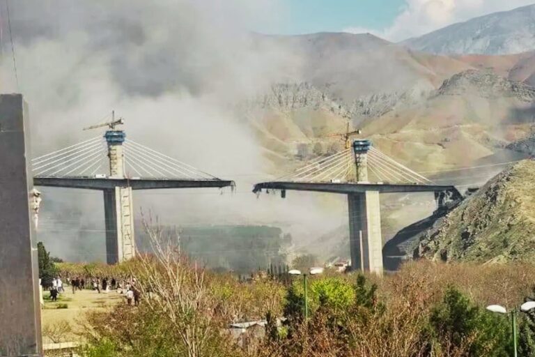 तेहरान-कर्ज लाइफलाइन ब्रिज तबाह, 3300 करोड़ का ढांचा हमले में ढहा, बढ़ा तनाव