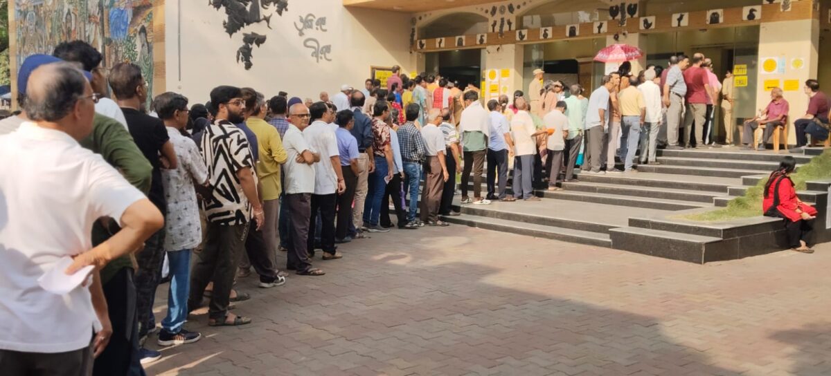 Bengal Voting: बंगाल में रिकॉर्डतोड़ मतदान, छिटपुट हिंसा के बीच शाम 5 बजे तक करीब 90 प्रतिशत पड़े वोट 9 Asansol
