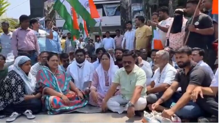 जजों पर हमला : बीजेपी ने तृणमूल नेता का वीडियो किया जारी, प्रदर्शनकारी के साथ दिखी सबीना