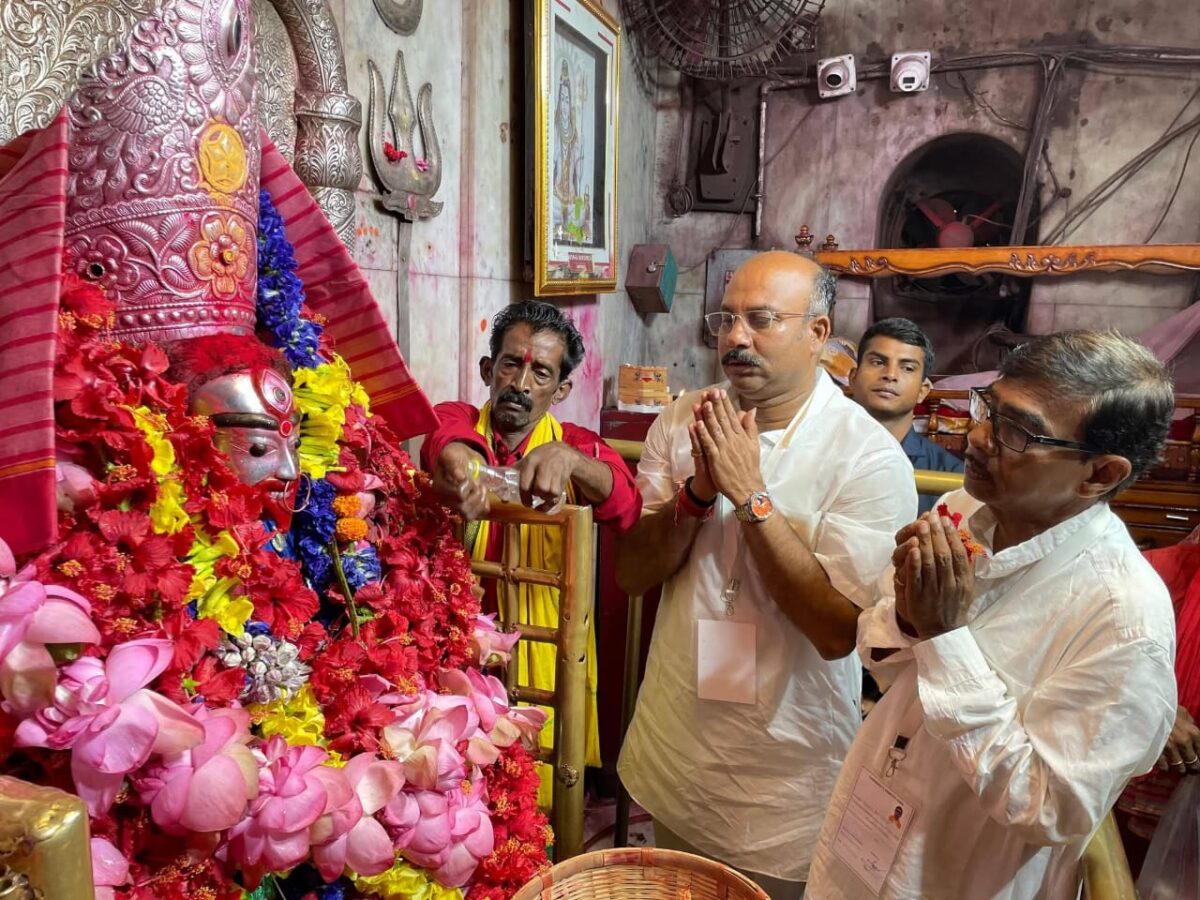 Bengal Voting: बंगाल में रिकॉर्डतोड़ मतदान, छिटपुट हिंसा के बीच शाम 5 बजे तक करीब 90 प्रतिशत पड़े वोट 4 F6C39215 Ab9B 4Ba4 B6F4 C6D335006179