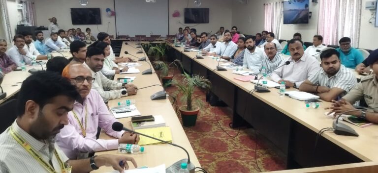 कृषि विभाग की समीक्षा बैठक में फसल क्षति व उर्वरक उपलब्धता पर मंथन