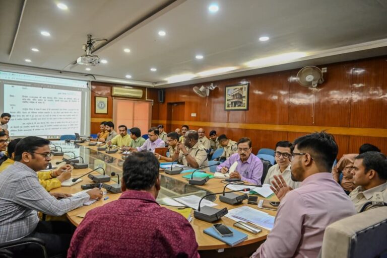 Deoghar News : आठ से 12 अप्रैल तक हर हाल में पूरा करें समाहरणालय शिफ्टिंग, श्रावणी मेला की तैयारी में भी लगें: डीसी