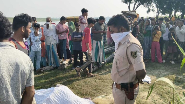 महानंदा नदी किनारे अधेड़ का शव बरामद, जांच शुरू