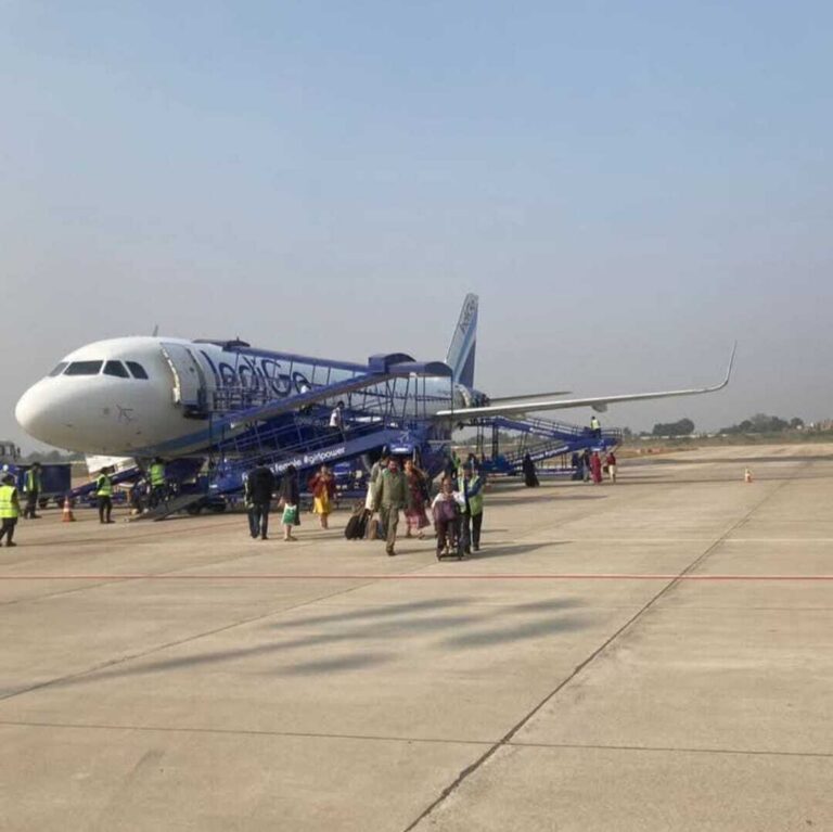 Deoghar news : देवघर एयरपोर्ट से हवाई यात्रा हुई महंगी, इंडिगो ने बढ़ाया फ्यूल सरचार्ज