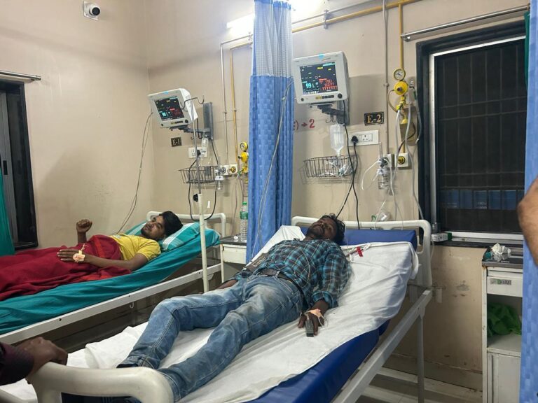 वज्रपात से दो की मौत, एक दर्जन झुलसे