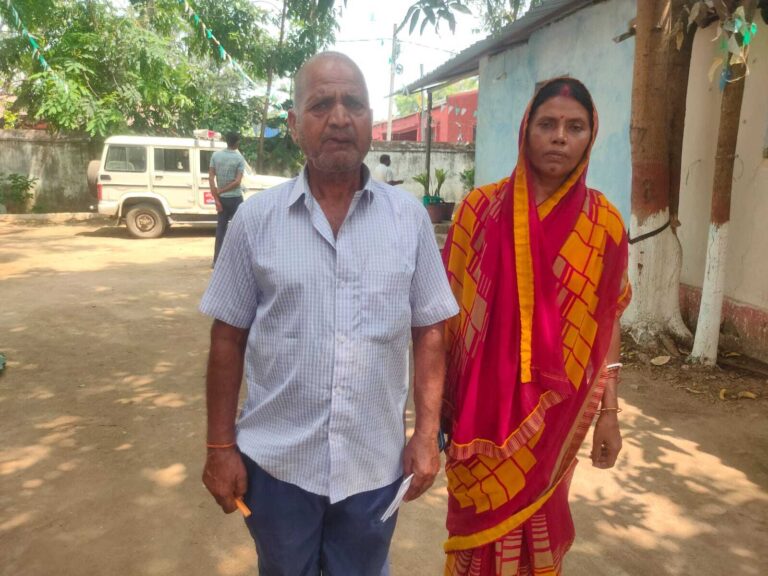 बेटे ने बुजुर्ग माता-पिता को मारपीट कर घर से निकाला, थाने में शिकायत