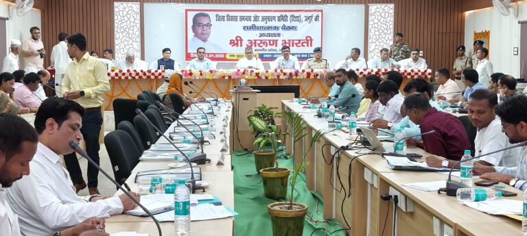 नवादा-लक्ष्मीपुर रेल लाइन की मिल गयी स्वीकृति, तय समय पर पूरा करें कार्य – सांसद