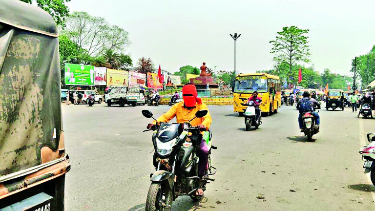 Rourkela News: स्मार्ट सिटी का पारा 43 डिग्री पहुंचा, घर से निकलना हुआ दूभर, बाजारों में सन्नाटा