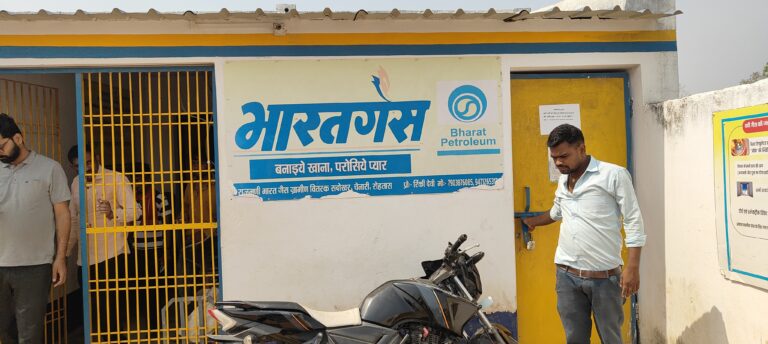 बेटियों की शादी पर गहराया गैस संकट, चार सिलिंडर के लिए भी मशक्कत, बढ़ी सख्ती