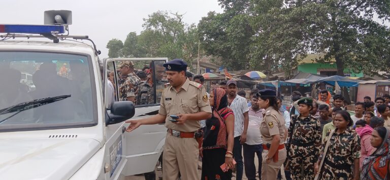नाश्ता दुकान से शराब बरामद, तस्कर, गिरफ्ताार