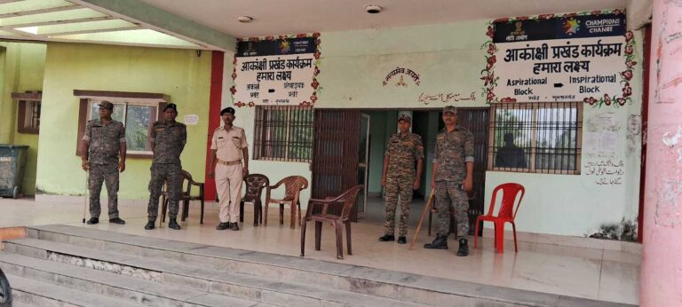 BHAGALPUR प्रखंड कार्यालय मे बढ़ाई सुरक्षा, पुलिस के निगरानी में बीडीओ, सीओ