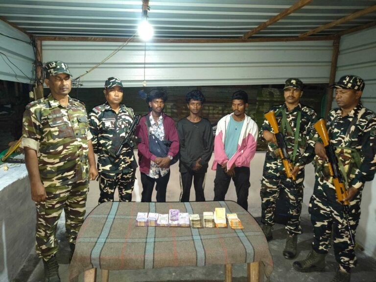 नेपाल से भारत लाया जा रहा एक लाख 89 हजार 800 रुपये बरामद,  तीन गिरफ्तार