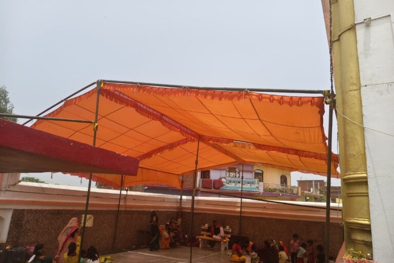 Siwan News: सोहगरा धाम में भीषण गर्मी से राहत के लिए विशेष इंतजाम, श्रद्धालुओं के लिए टेंट-कूलर की व्यवस्था