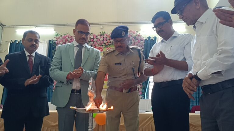 राष्ट्रीय लोक अदालत का शुभारंभ, जिला जज ने कहा- यहाँ किसी की हार नहीं, दोनों पक्षों की होती है जीत