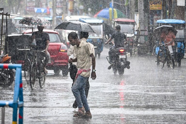 अगले 72 घंटे आंधी बारिश का अलर्ट, 60 की रफ्तार से तूफानी हवा, बर्फबारी की चेतावनी
