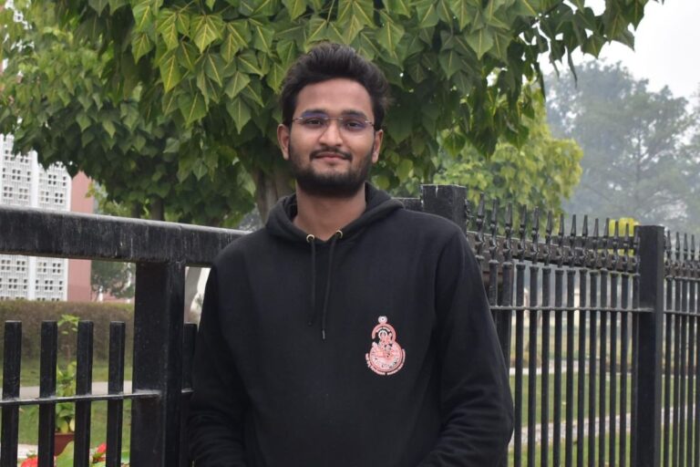 सीवान के अवनीश ने बढ़ाया मान, IIT-BHU में पीएचडी के लिए हुआ चयन