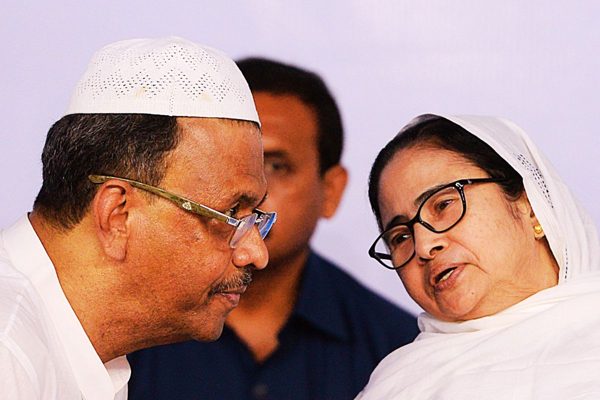 हुड़-हुड़ दबंग! पिस्तौल वाला गुंडा और एक लात, जानें कोलकाता के मेयर फिरहाद हकीम के अनसुने राज 1 Firhad Hakim Tmc Kolkata Port West Bengal Election 2026 Result News Mamata Banerjee Tmc