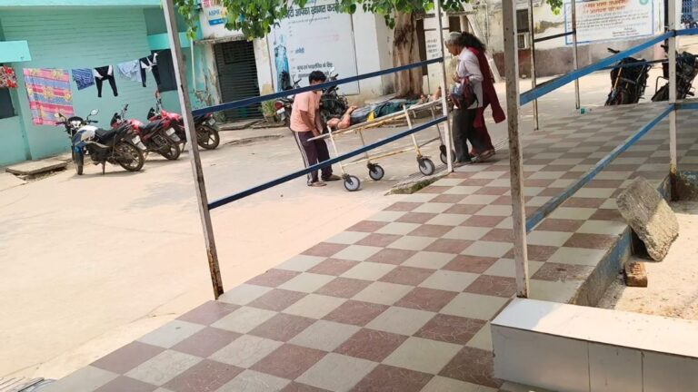 जमुई में बाइक से गिरकर गंभीर रूप से घायल हुई शिक्षिका, सिर में लगी चोट