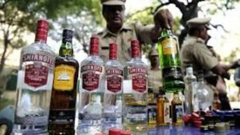 जमुई में लग्जरी कार से लाखों की विदेशी शराब बरामद, 30KM तक पीछा कर पुलिस ने पकड़ी खेप