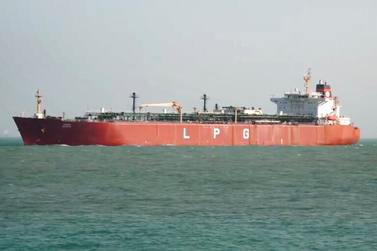 LPG की टेंशन खत्म! 46,313 टन गैस लेकर आ रहा MT शर्व शक्ति, जानें कब पहुंचेगा भारत