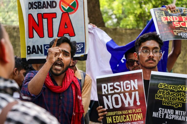 नीट पेपर लीक मामले में सीबीआई की ताबड़तोड़ कार्रवाई, 14 दिनों की रिमांड पर ‘मास्टरमाइंड’