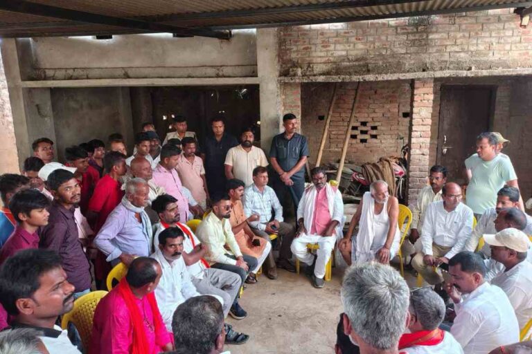 Sheohar: समोद साह के परिजनों से मिले वन मंत्री, हरसंभव सहायता देने का भरोसा