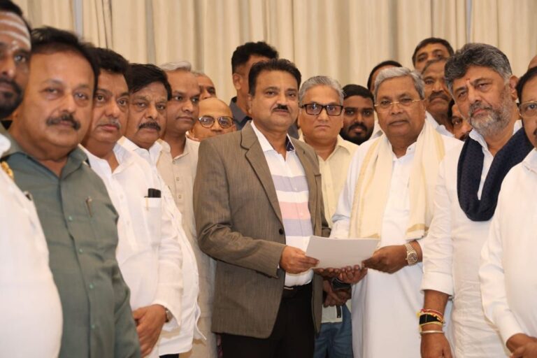 कर्नाटक : सिद्धारमैया ने मुख्यमंत्री पद से दिया इस्तीफा, राज्यपाल के विशेष सचिव ने दी जानकारी