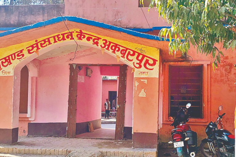 नवादा में शोपीस बने टैबलेट, 90% प्रारंभिक विद्यालयों में नहीं शुरू हुई डिजिटल हाजिरी