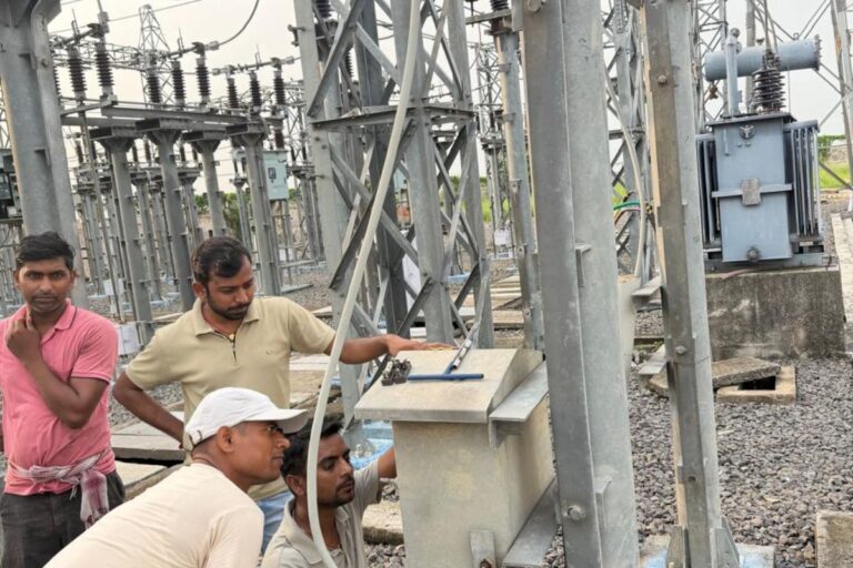 मनसाही के दो पंचायतों में 72 घंटे से बिजली ठप: दर्जनों गांवों में पानी के लिए हाहाकार, शिविर कार्य प्रभावित, शाम तक आपूर्ति न होने पर NH-131A जाम करने की चेतावनी