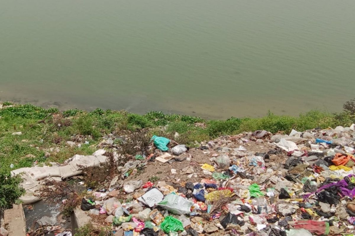 दानापुर नगर परिषद में सफाई व्यवस्था की खुली पोल, करोड़ों खर्च के बाद भी सड़कों पर गंदगी का अंबार 1 Untitled Design 22 9