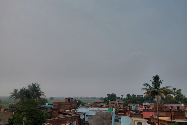 बांका में सुबह से ही तीखी धूप के साथ सताएगी उमस: 24 मई तक आंधी-बारिश का अलर्ट, 60 किमी की रफ्तार से चलेंगी हवाएं