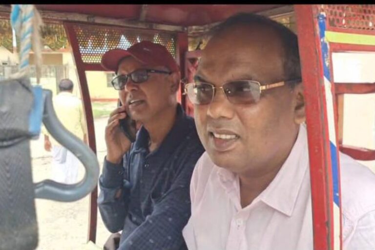 पर्यावरण संरक्षण की अनूठी मिसाल: ‘नो व्हीकल डे’ पर ई-रिक्शा से पंचायत के दौरे पर निकले अमौर बीडीओ, आम जनता से की खास अपील