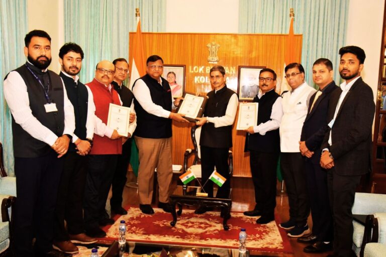 बंगाल में सरकार गठन की उल्टी गिनती शुरू, CEO ने राज्यपाल को सौंपी विधायकों की लिस्ट, क्या करेंगी ममता बनर्जी?