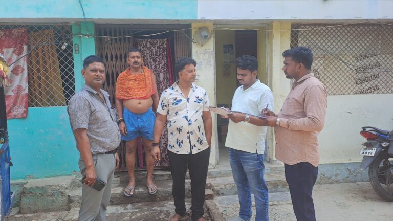 KHAGARIA: परबत्ता में रफ्तार पकड़ रहा जनगणना कार्य, घर-घर पहुंचकर जुटाई जा रही जानकारी
