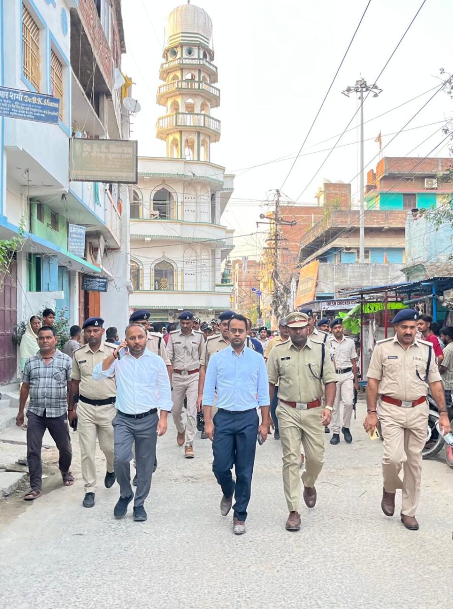 बकरीद पर नमाज के लिए उमड़ा नमाजियों का सैलाब, सारण में भाईचारे और अमन का दिखा अद्भुत नजारा 6 Whatsapp Image 2026 05 28 At 08.06.55