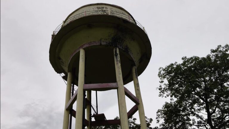 खगड़िया में जलमीनार बनी शोभा की वस्तु, पेयजल संकट से जूझ रहे लोग