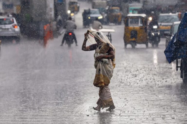 बिहार के 33 जिलों में आज आंधी-तूफान के साथ बारिश की चेतावनी, बिजली गिरने की भी संभावना