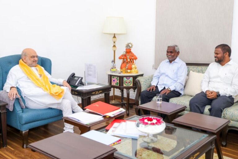 गृह मंत्री अमित शाह से मिले पूर्व मुख्यमंत्री चंपाई सोरेन, पश्चिम बंगाल में शानदार जीत पर दी बधाई